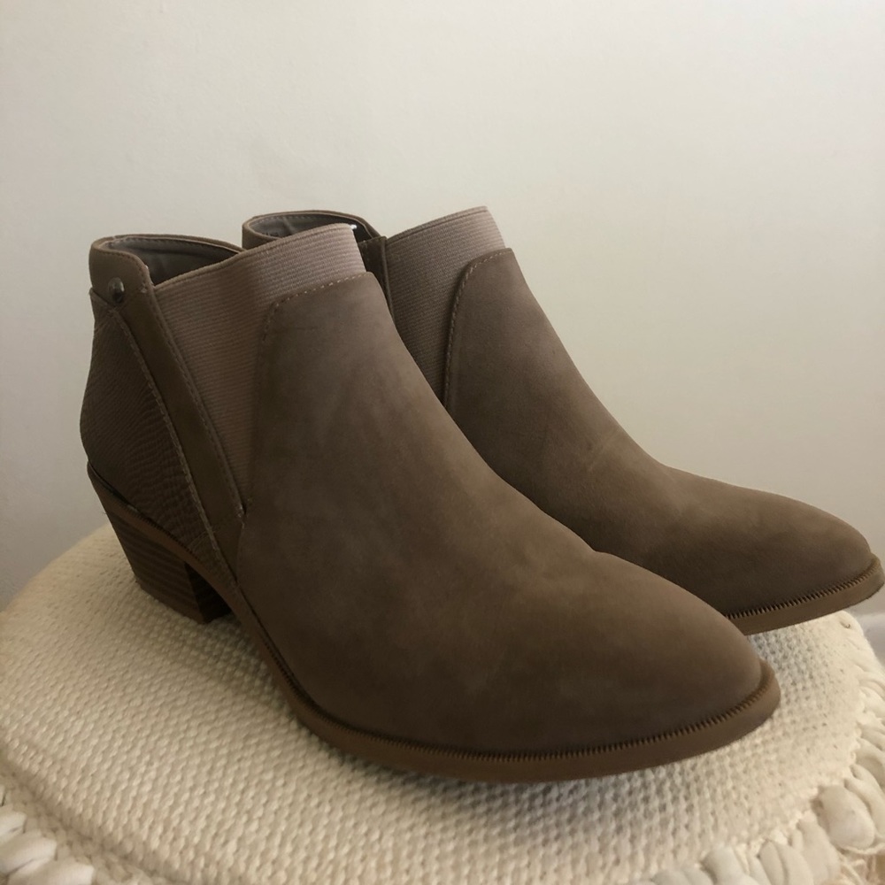 Simply Vera Vera Wang Skylark Ankle Boots